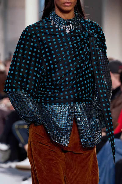 Look 35